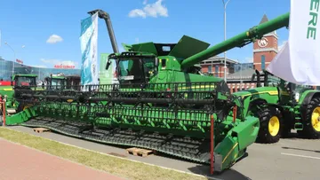 Зерноуборочный комбайн John Deere S785 с флексовой жаткой